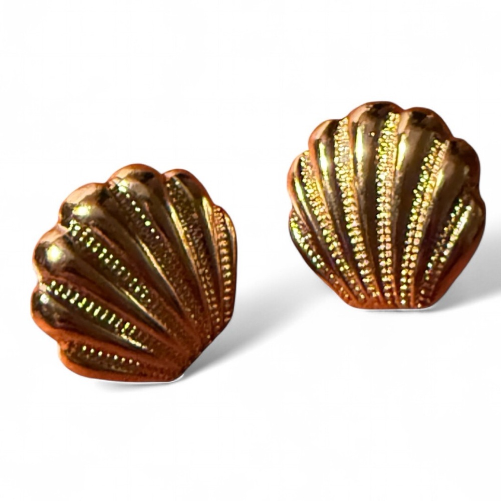 Vintage Gold Seashell Stud Post Back Earrings